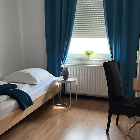 Pension An Der Hessenhalle Giessen Ngoại thất bức ảnh