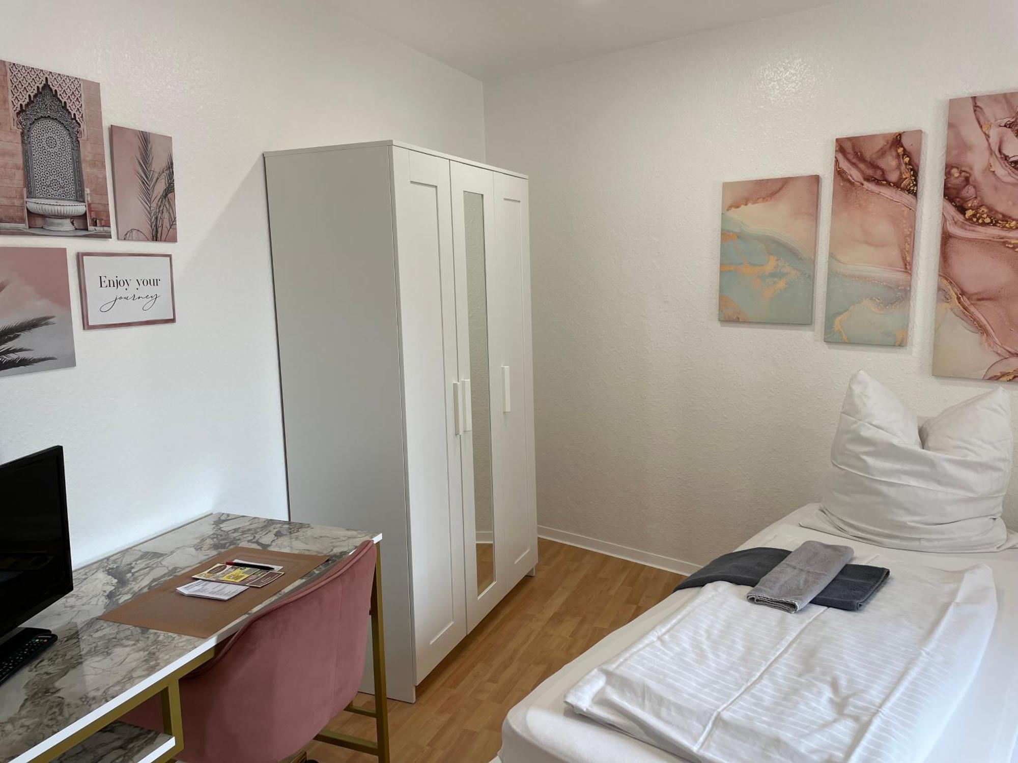 Pension An Der Hessenhalle Giessen Ngoại thất bức ảnh